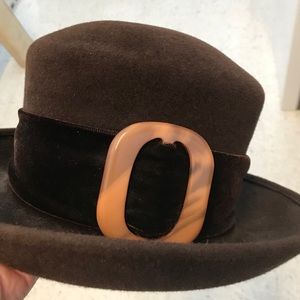 *NWT* Burberry brown hat by Peter Bettley. $350